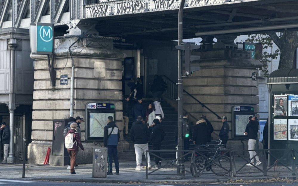 巴黎：一名男子被殴打后被推下地铁轨道，两名嫌疑人被拘留 ...