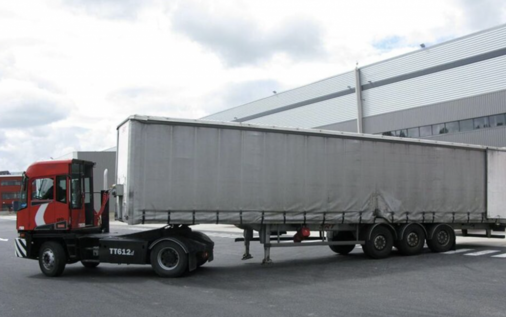 Rungis 一辆拖车被盗650台电脑，损失近200万欧元