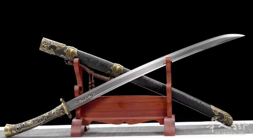 拉蒂纳省一名52岁男子因非法持有中式刀被起诉