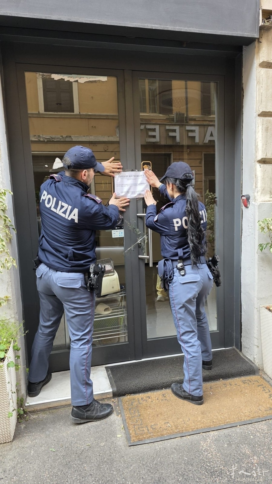 罗马华人美容院暗藏非法诊所，查获麻醉剂、注射针具及妇科治疗仪。 ...