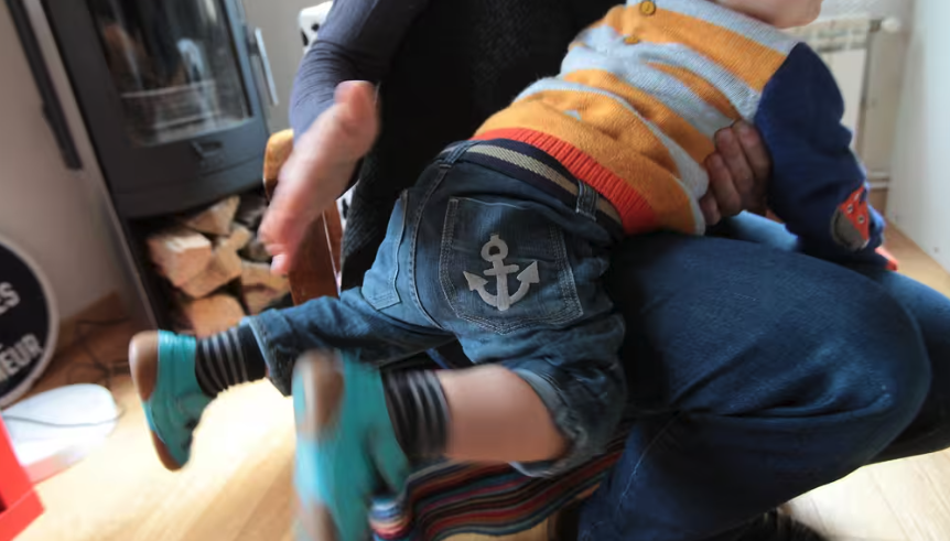 法国研究：36%家长仍为“打屁股”辩护，教育暴力在家庭中并未消失 ...