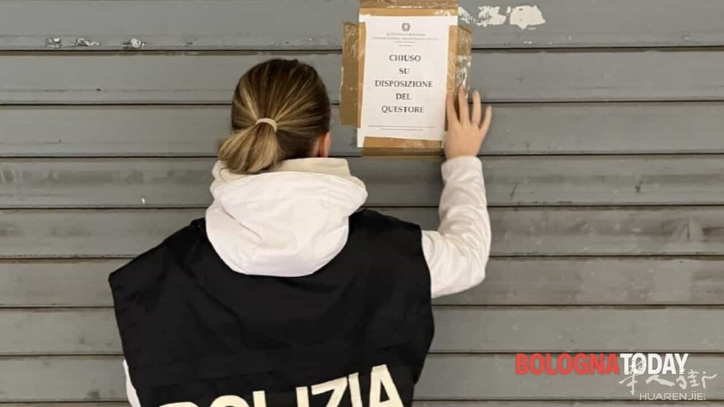 la polizia chiude locale.jpg