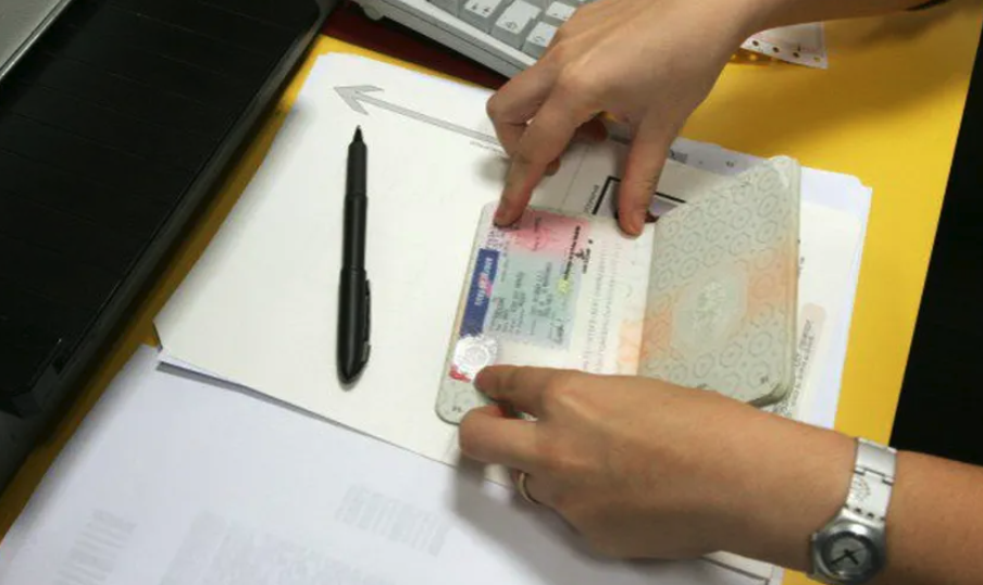 法国居留证相关税费5月1日起上涨：首次办卡、续卡、入籍申请都受影响