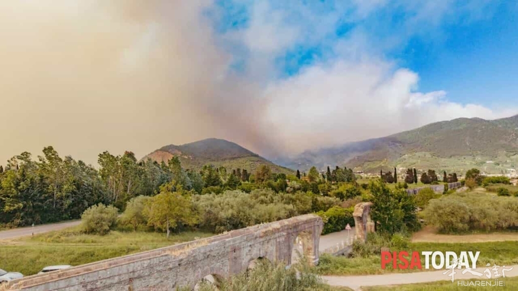 Incendio Monte Faeta Asciano 30 aprile 2026 (foto Andrea Vignali)-2.jpeg
