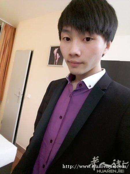 独自一人闯巴黎求久伴