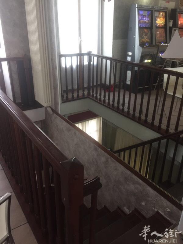 Asti 老外酒吧转让（不带厨房）位置好在大街上，