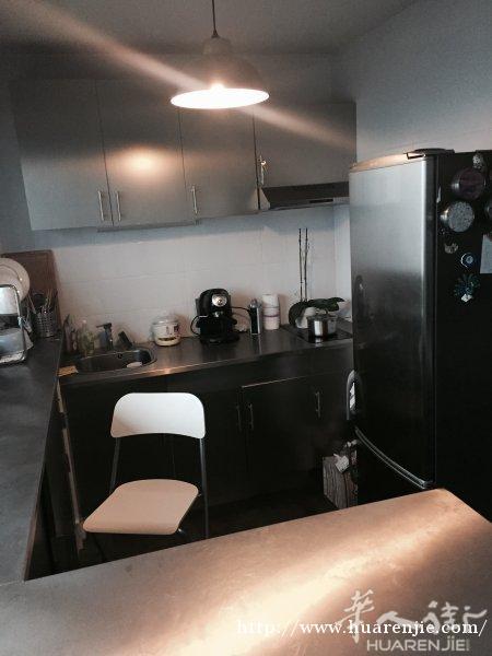 12区地铁精致全新装修大studio出租950€包水物业