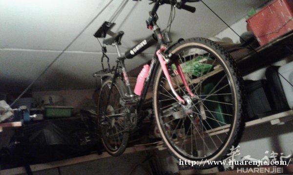 自行车， 男款山地7成新，女款28型号allumio， 9成