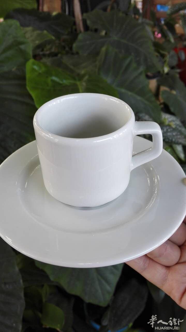 低价卖！1欧元1套  全新纯白陶瓷咖啡杯 杯碟  差不多有4