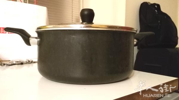 法国著名品牌汤锅出售啦(九成新,买来就没用过几次)