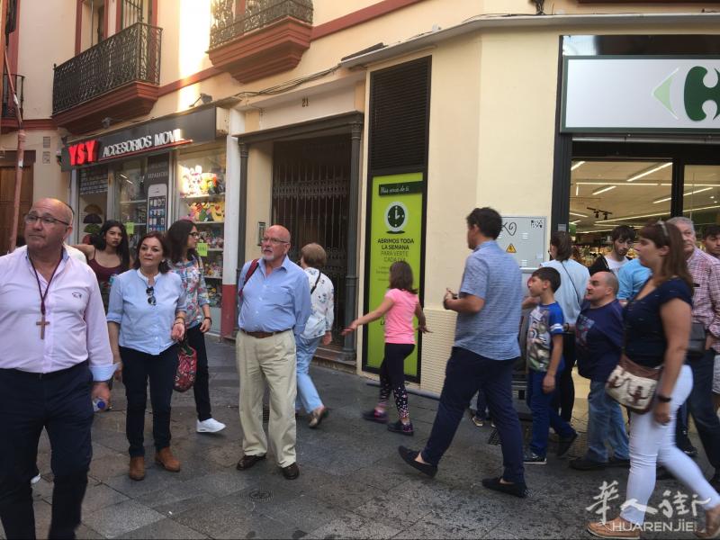 SEVILLA 市中心步行街(CALLE PUENTE Y PELLON)空店转让