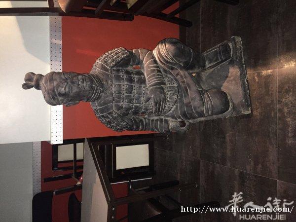 2 座兵马俑 出让