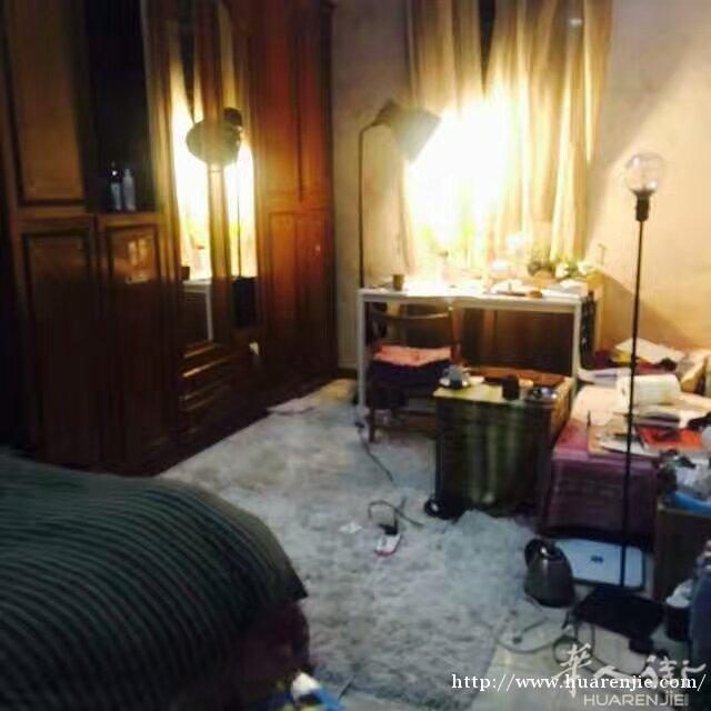 vitorioo 出租 …一个双人间 500全包 有意者私信哦 联系电话：+393899066625