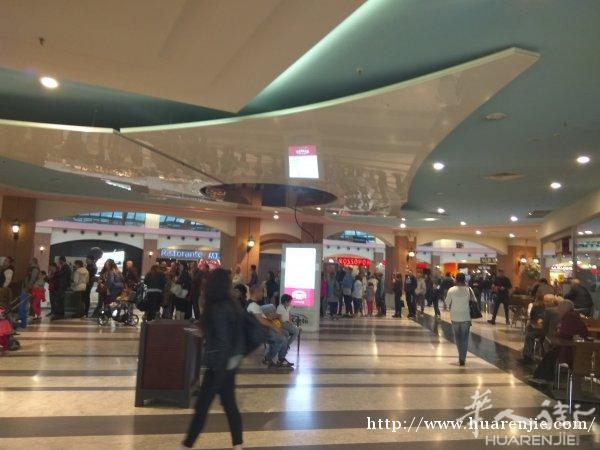 大公司裡的餐館轉讓，生意穩定，發展潛力大，因股東之間鬧矛盾所以轉讓，電話3778244674  3332650864