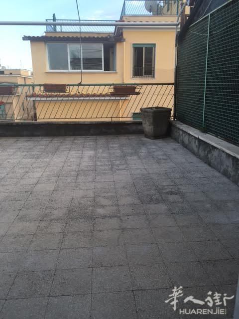 via delle azalee 近C线地铁口mirti 两室一厅超大露台