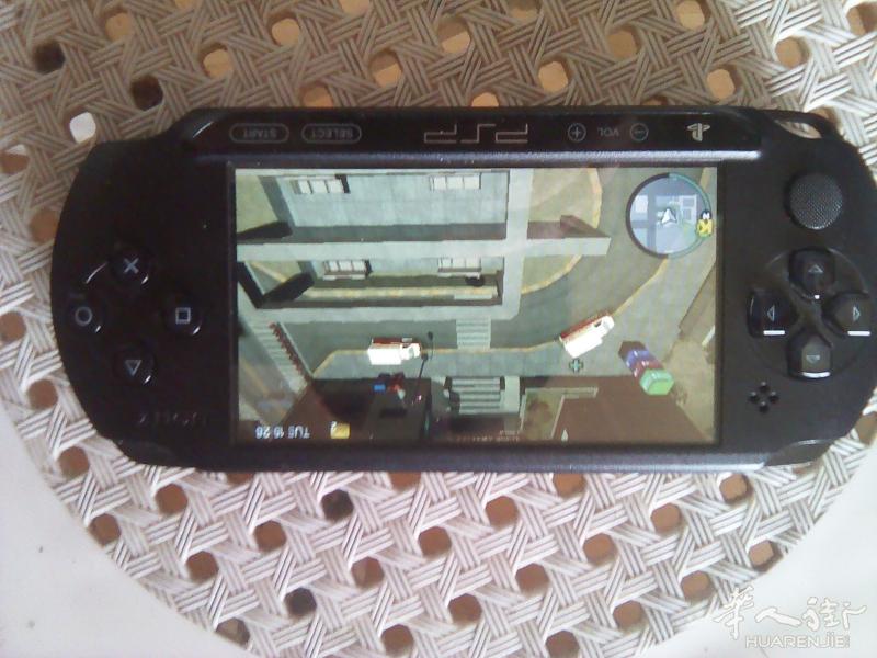 出手一台九成新PSP E-1004 游戏机，50欧。