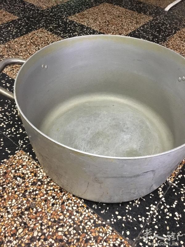 大小汤锅，五层蒸笼白菜价了，欢迎电话咨询，不单卖，
