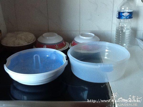 卖奶瓶消毒器打热的不用插方便使用€10，唱歌€15，Gita€15，学开车€15，学步车2和1可推又可骑€20