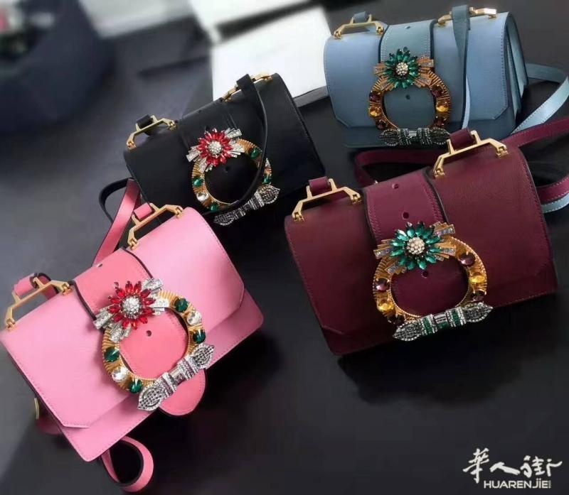 GR 服饰 鞋子 包包 皮具 手表 围巾 眼睛 批发零售 诚招代理 寻求合作