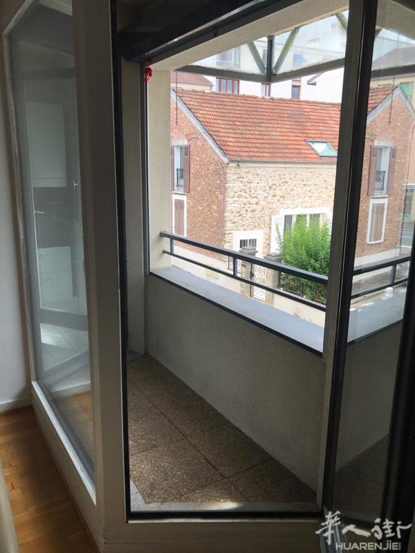 78 Rambouillet 市中心，离火车站3分