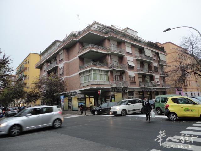 via Renzo da Ceri 近5路14路电车prenestina，两室一厅 25平米大阳台 95平米
