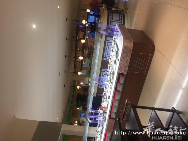 离巴黎300公里自助餐出让