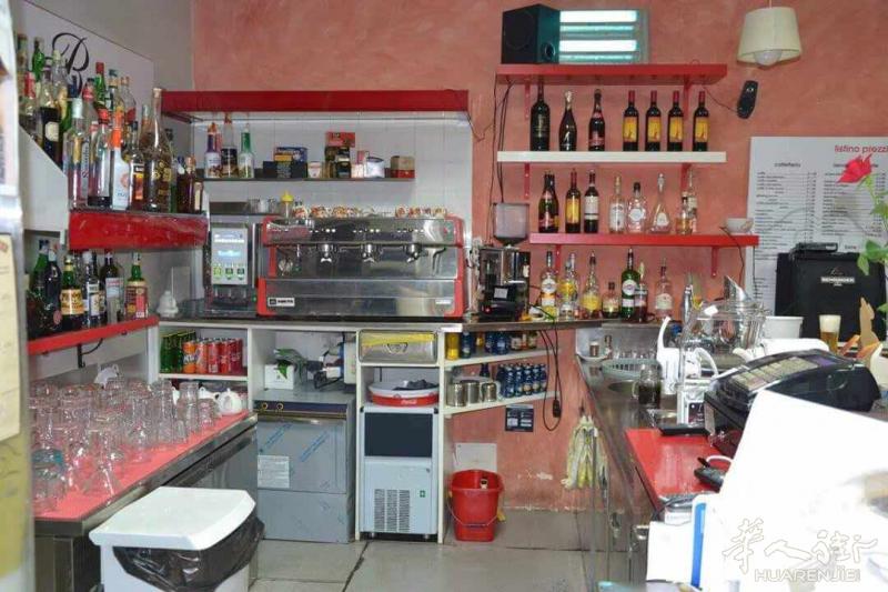 米兰，via forza armate ， 酒吧转让，70平米，超优住宅区，价格非常美丽！超级赞！～