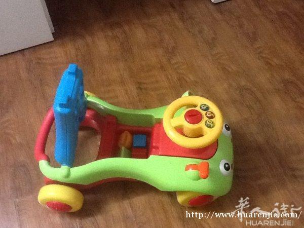 卖小孩学步车可推又可骑2盒1，€20，0751280520