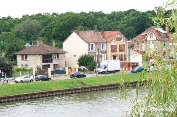 巴黎近郊78省, RER A3 线 Conflans fin d'Oise 旁, 独立 studio 21平方