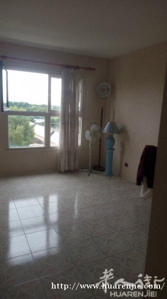 (93区近RER A)Noisy le Grand 90平 3室一厅 169000€