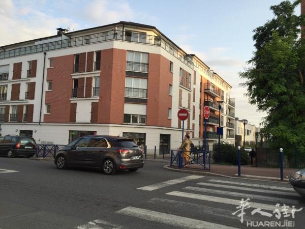 靠近B线le bougert5分钟，去巴黎Gare