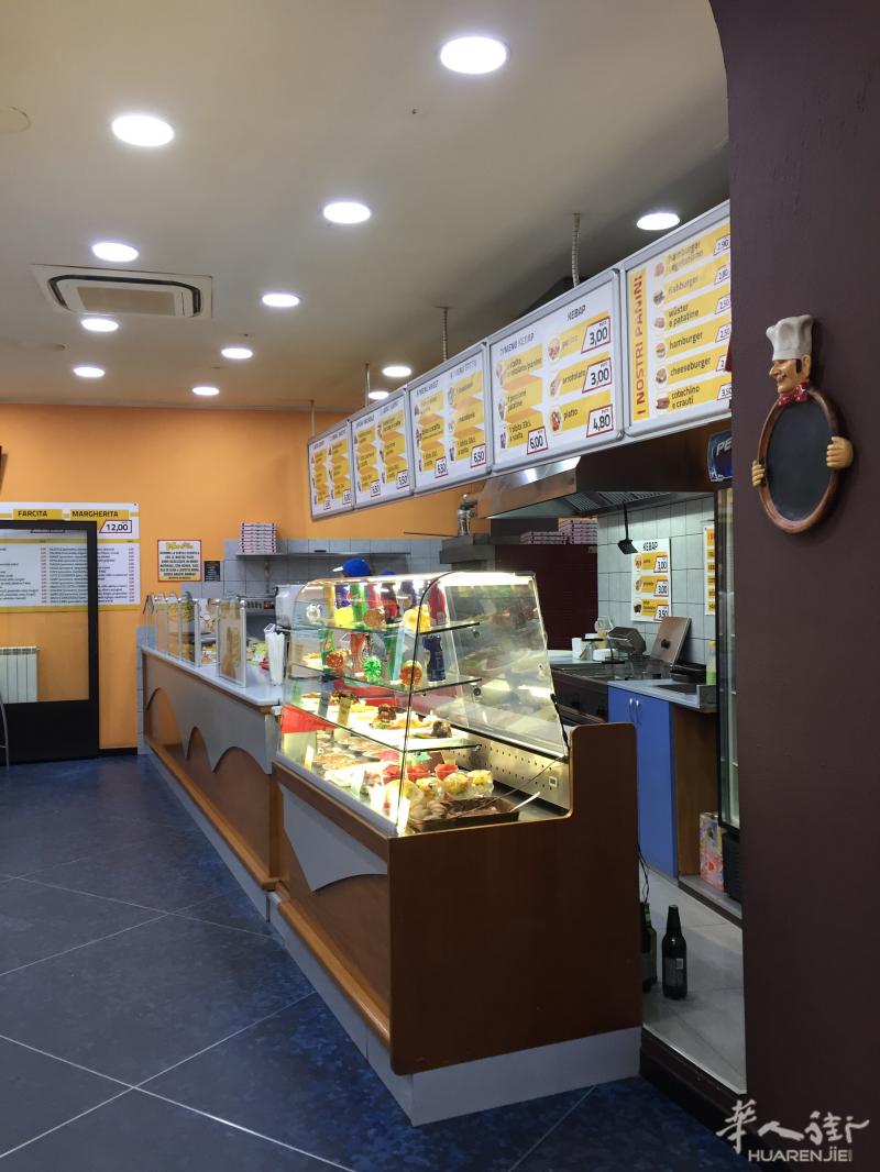 都灵市中心步行街最热闹处老外餐馆出售