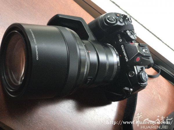 出售一部二手。OLYMPUS。 单反相机。 9.5成新。公司卖1000多。现价400欧，微信：w979218200