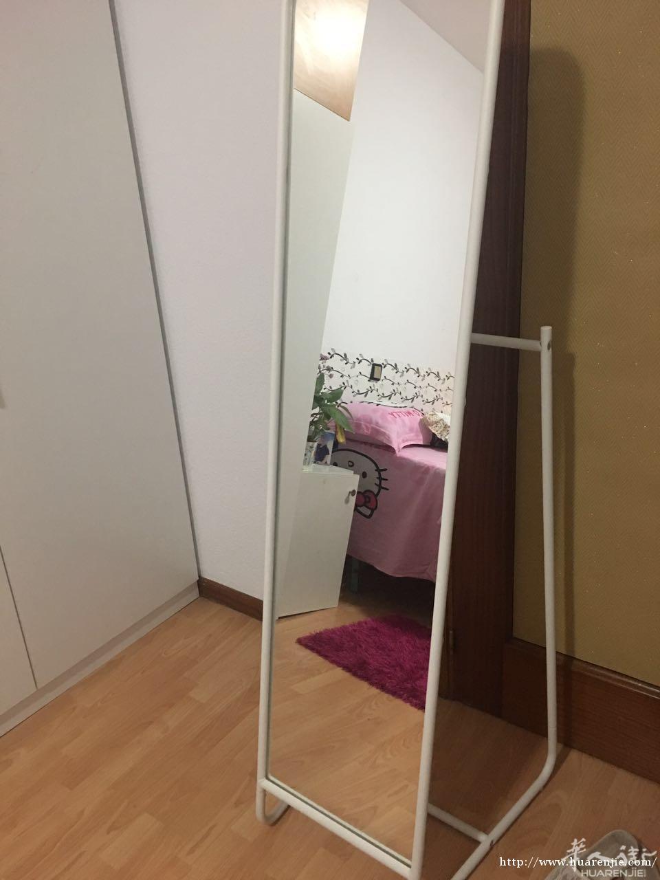 闲置全身镜，坐标plaza  castilla 自取，电话：688191800