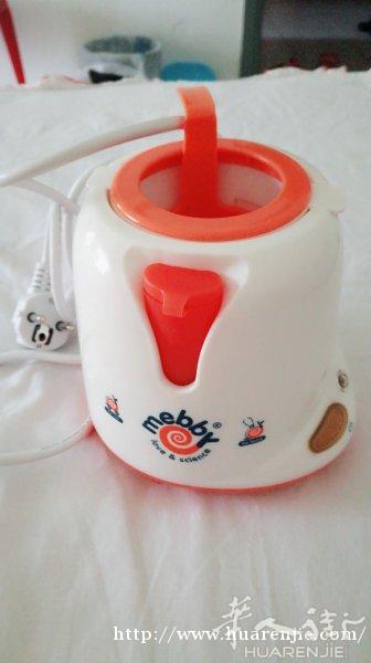 2手推车3件套，2辆推车单件，2个热奶器,一个新的,床一张，吃饭桌子，便宜卖，需要