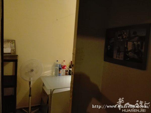 短期单人房100欧，双人房130欧