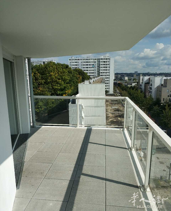 B 线85平 三居室一厅带大阳台， 公寓 1600欧/月