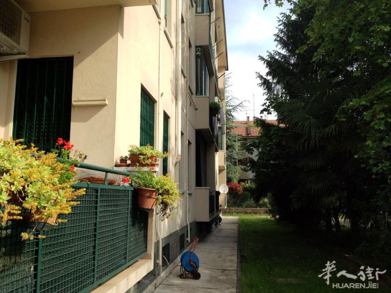 【凯达置业】米兰精品美房,via cefalonia,80平二室一厅即日起售,22万欧不刀,意大利房东,楼下公交直达华人街
