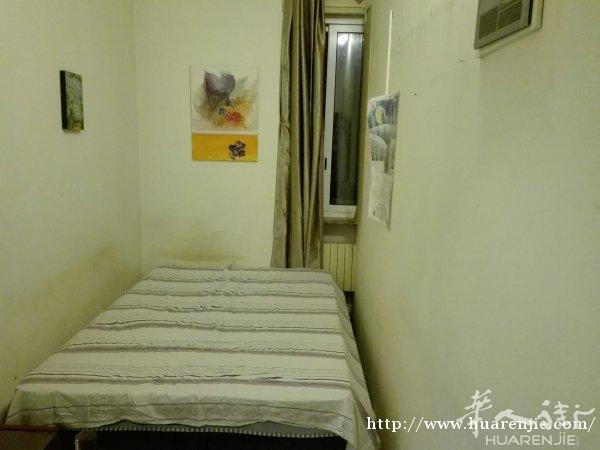 近黄色地铁maciachini，有单人房双人房270即日可以入住!