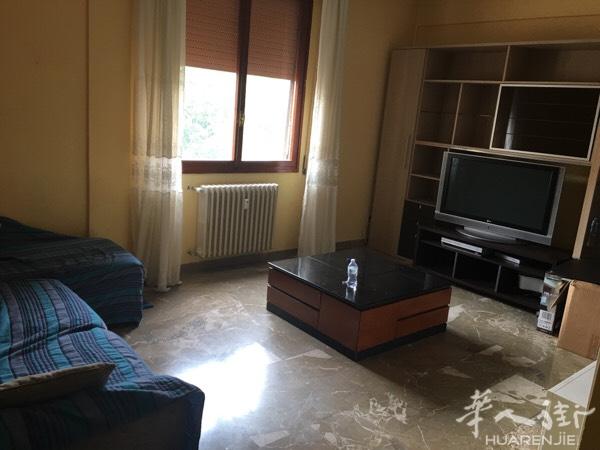 老医院往via roma走的附近有住家出租，具体的