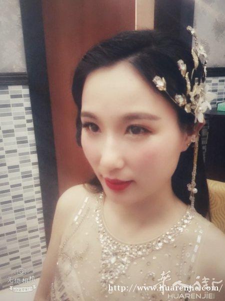 专业婚礼跟妆！