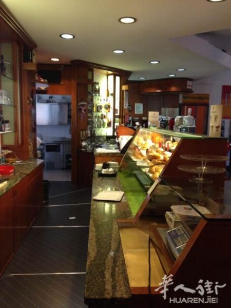酒吧小吃店转让(近银行及药房)