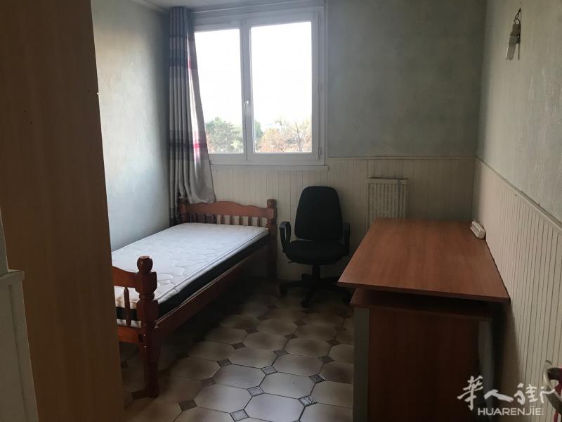 Créteil Université 站2个房间出租