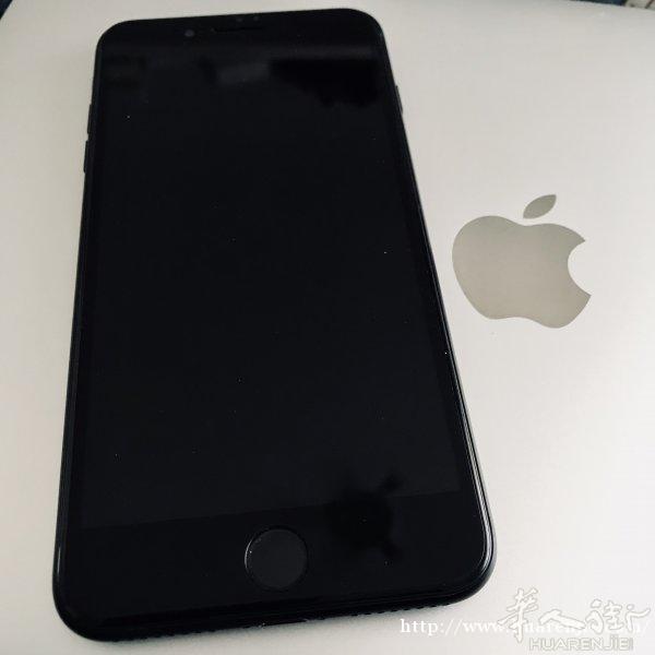 iPhone 7 plus 磨砂黑 256GB 买来仅用一个月 成色完美没有一丝划痕和磕碰 一口价750 有意者联系我微信 936114934