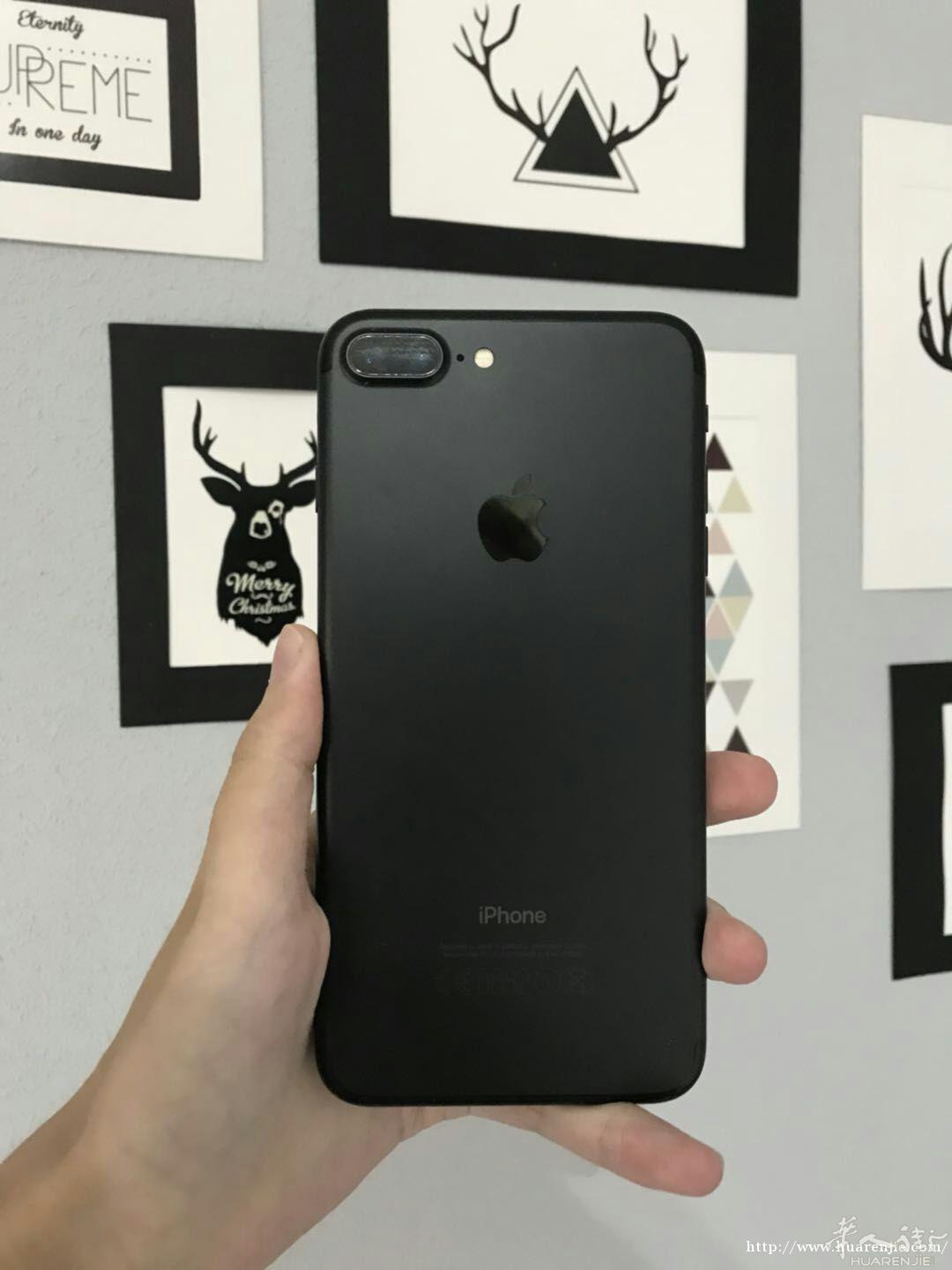 转让一只只用了一个月的256gb iPhone 7plus 没有划痕没有磕碰 带全套全新配件和发票 有意者微信：soyungenio