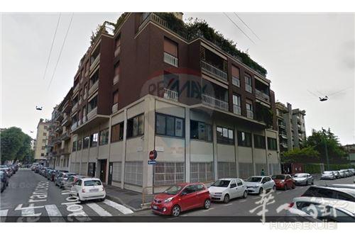 米兰Affori Bovisa Niguarda Testi区出售一栋办公楼加仓库