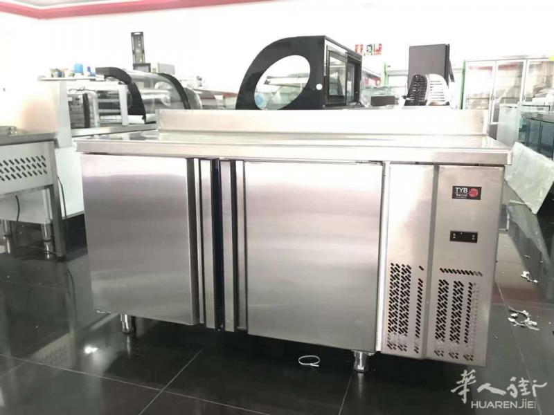 出售特价全新两门，三门工作台冰箱 750欧全新 巴萨地区免费送货上门