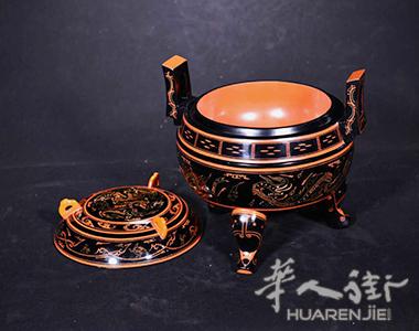 蓝田玉器、西安兵马俑雕塑、富贵根雕、西安特色纺织品出售。