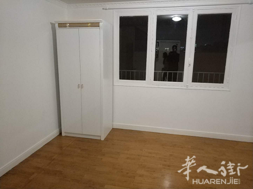 92clichy 90平米 五居室公寓整租 2200 欧