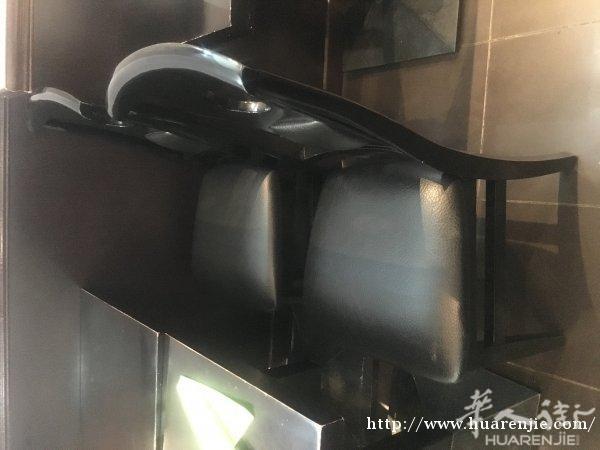 小巴黎出售二手椅子